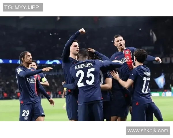 欧冠激战皇马与巴黎圣日耳曼互交白卷全场气氛紧张引发热议