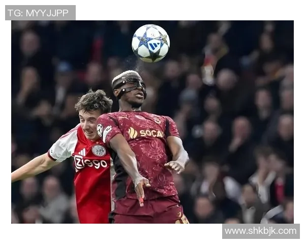 欧联杯激战：那不勒斯逆转曼城红牌争议引发全场热议与转会传闻