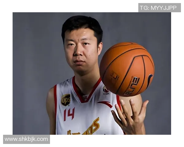 姚明称赞王治郅的篮球才华与职业精神引发广泛关注与讨论