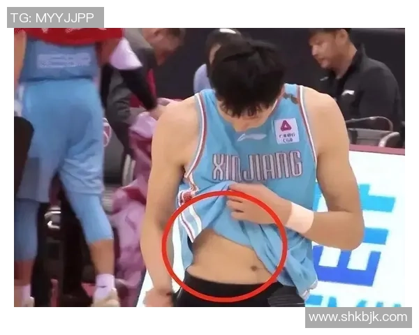 姚明肚腩照引发热议网友纷纷评论明星运动员也有生活的一面