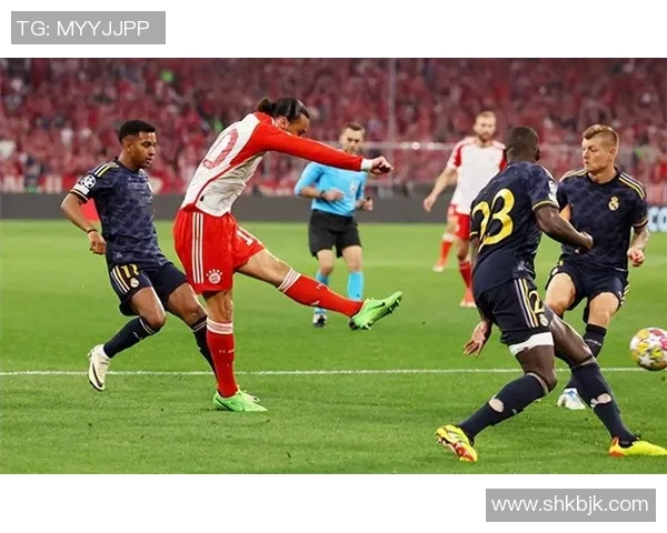 欧冠大战：皇马狂胜拜仁五球横扫全场引发热烈反响