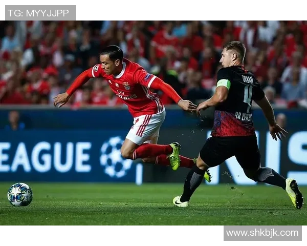 中超激战本菲卡大胜莱比锡红牌事件引发全场热议与转会传闻 中超激战本菲卡大胜莱比锡红牌事件引发全场热议与转会传闻