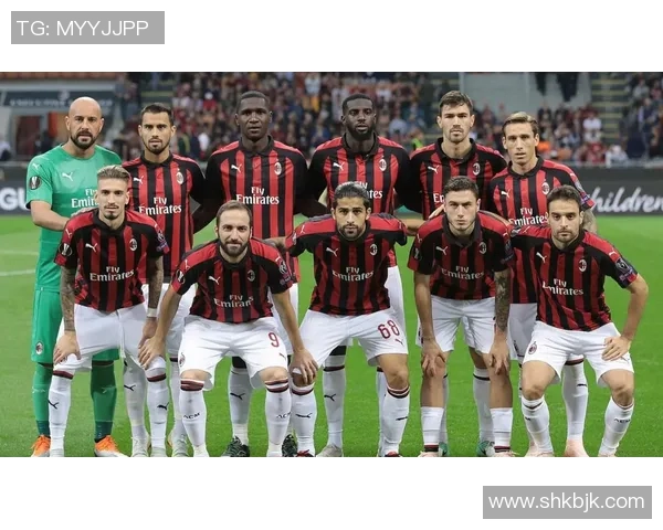 意甲焦点战巴萨与AC米兰握手言和乌龙球成比赛转折点战术解析