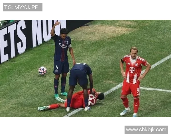 中超激战波尔图与拜仁战成平局红牌事件引发全场热议与战术分析 中超激战波尔图与拜仁战成平局红牌事件引发全场热议与战术分析