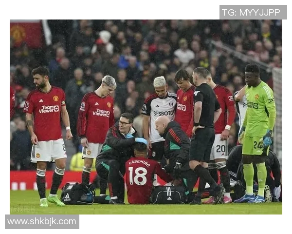 英超焦点战巴黎圣日耳曼与曼联战平红牌事件引发全场热议 英超焦点战巴黎圣日耳曼与曼联战平红牌事件引发全场热议