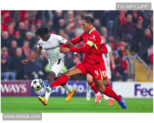 英超激战曼城大胜本菲卡争议判罚引发全场热议